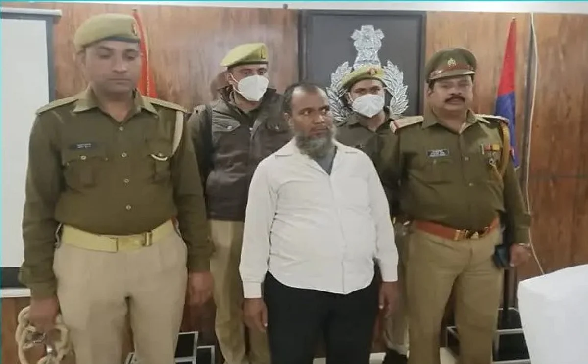 उत्तर प्रदेश के स्कूल में 7 वर्षीय छात्रा से प्रधानाचार्य ने की अश्लील हरकत , पुलिस ने किया गिरफ्तार