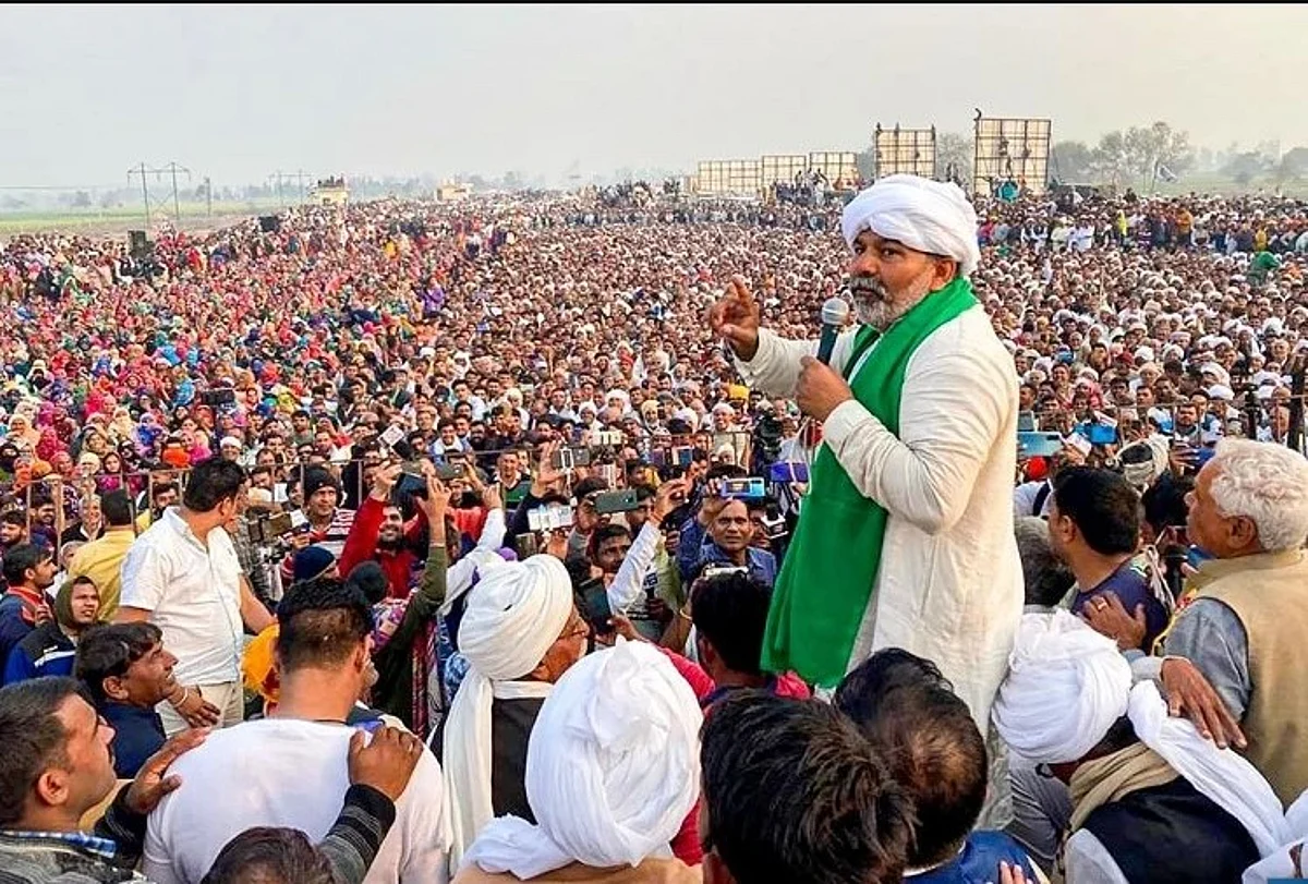 किसान आंदोलन का एक साल : दिल्ली सीमा पर सुरक्षा कड़ी की गई