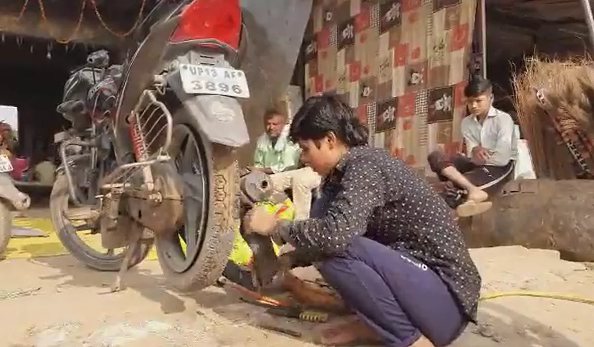 सरकार की हुनर के प्रति बेरुखी: तंगी ने नेशनल गोल्ड मेडलिस्ट मुक्केबाज प्रियंका को पंचर निकालने के लिए किया मजबूर