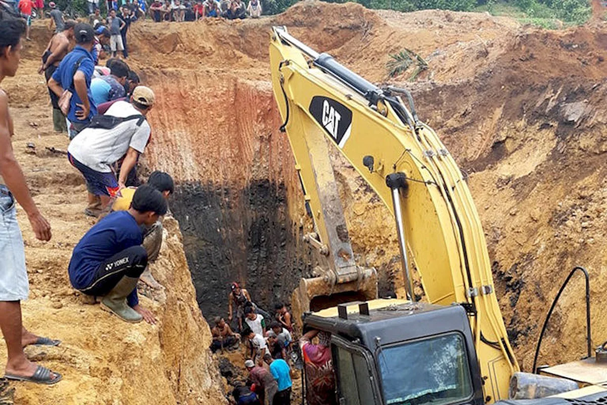 11 Killed in Landslide at Illegal Coal Mine Site in South Sumatra