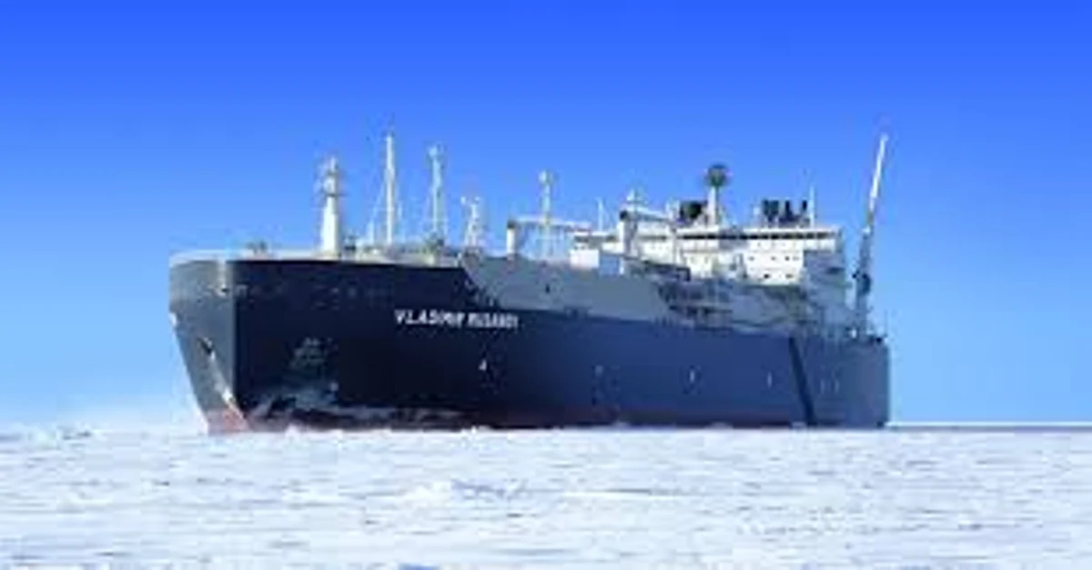 MOL Charters 3 Ice Breaking LNG Carriers for Arctic LNG 2 Project
