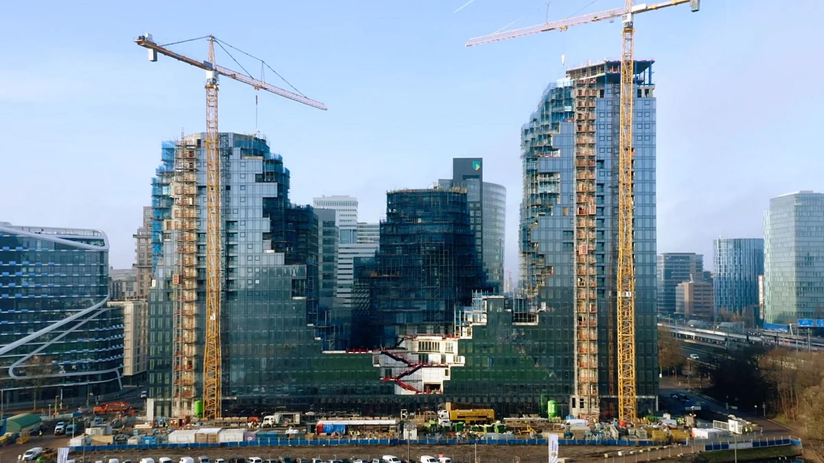 MVRDV's Valley Tops Out in Amsterdam’s Zuidas District
