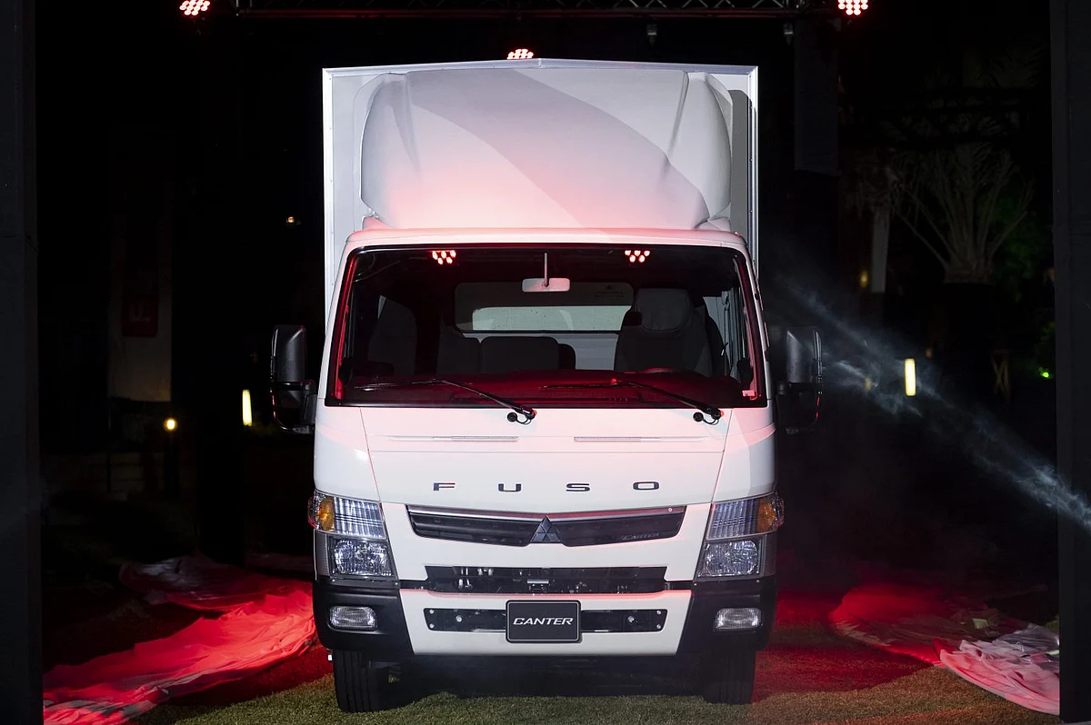 Mitsubishi Fuso Launches Light Duty Euro V Truck in UAE