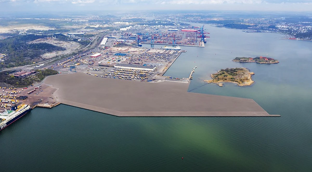 Dredging Transforms into New Terminal at Port of Gothenburg