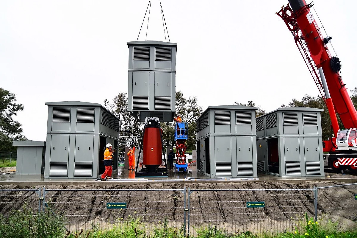 Rozenburg Peninsula Shore Based Power Project to be Continued