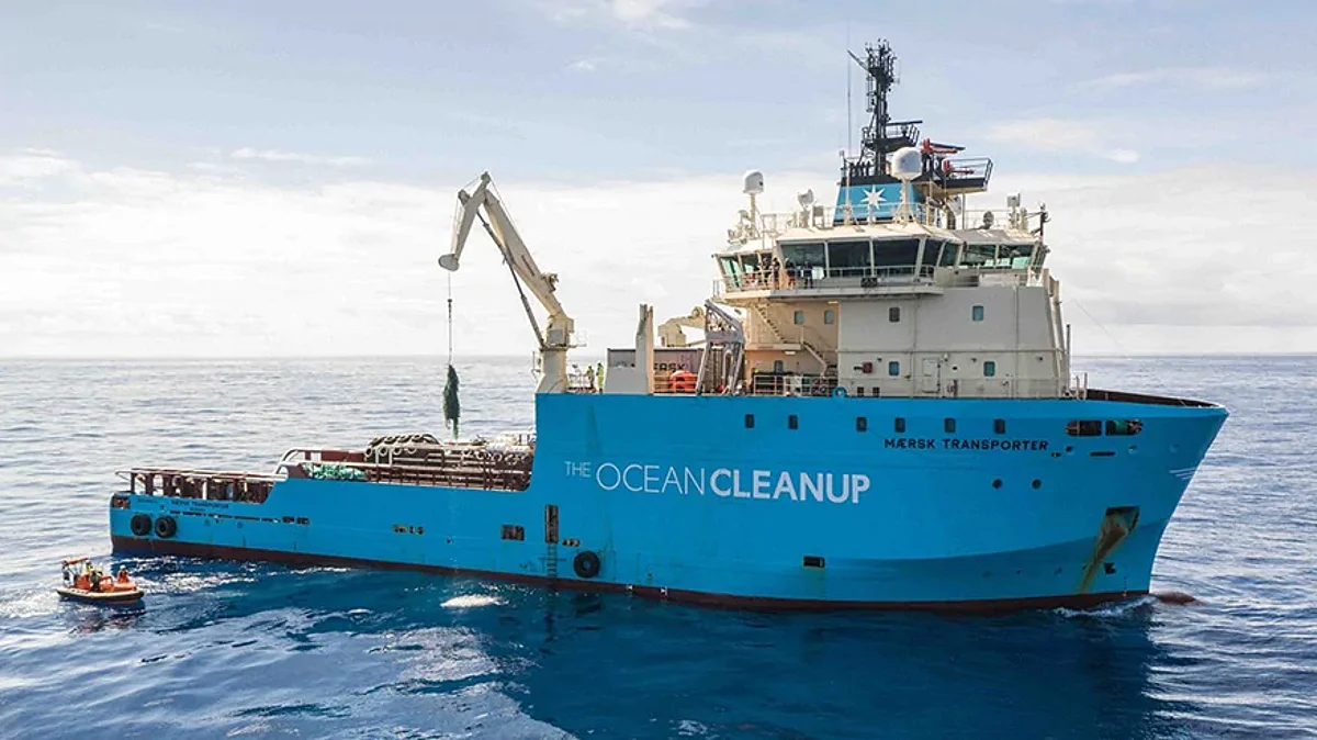 AP Molle Maersk & Ocean Cleanup Extend Relationship