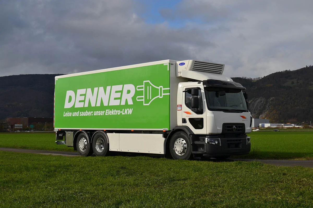 Rhyner Logistik Acquires Solar Panels Fitted Renault Truck