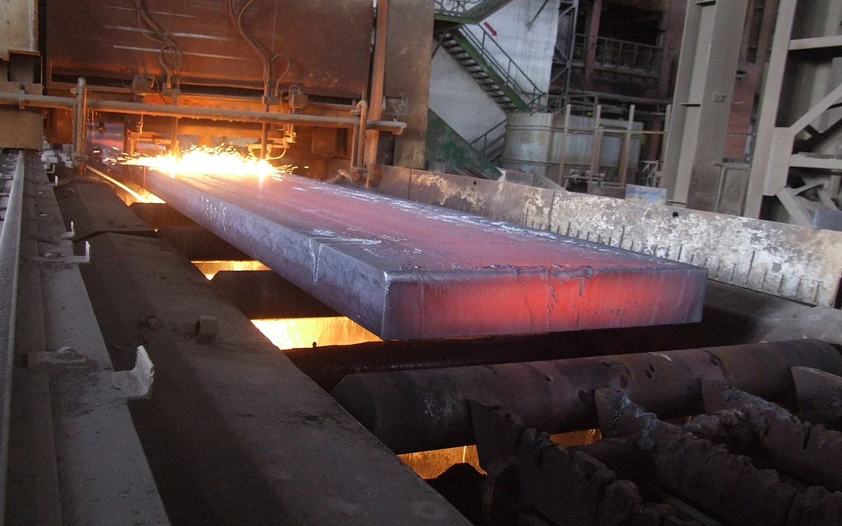 Egypt to Compensate Worker at Liquidated Iron and Steel Company