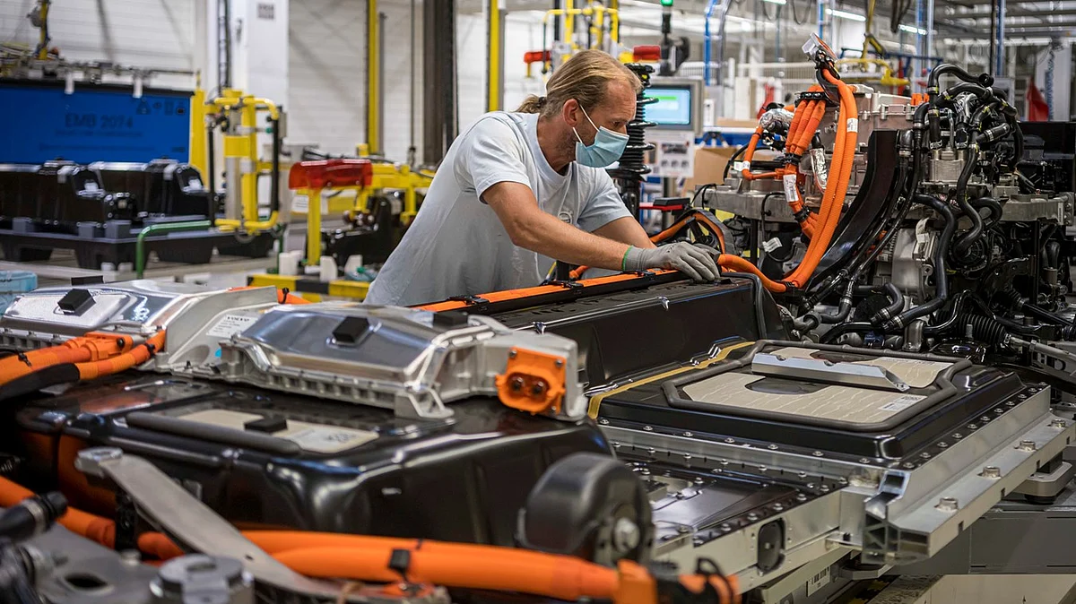 Volvo Cars to Triple Electric Vehicle Production Capacity in Ghent