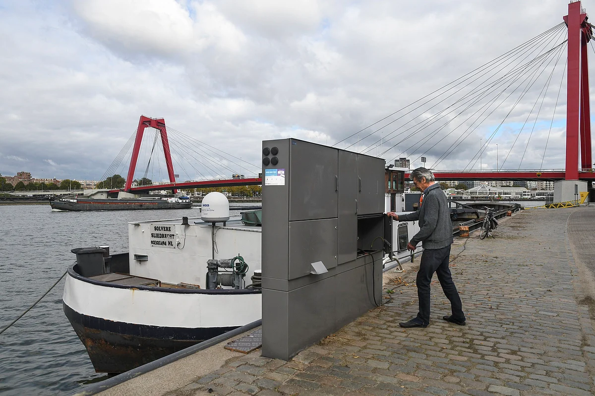 Park Line Aqua Supplies Shore Based Power System Inland Ports