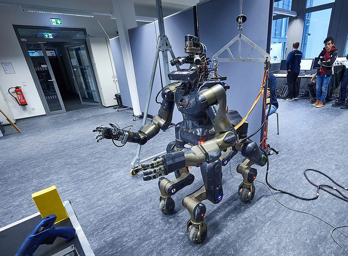 Robot Tested at Leningrad Nuclear Power Plant