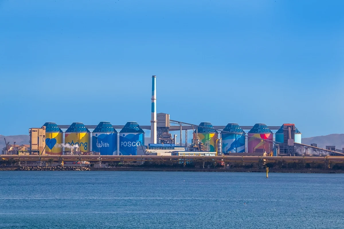 POSCO Erects 8 Raw Material Storage Silos at Pohang