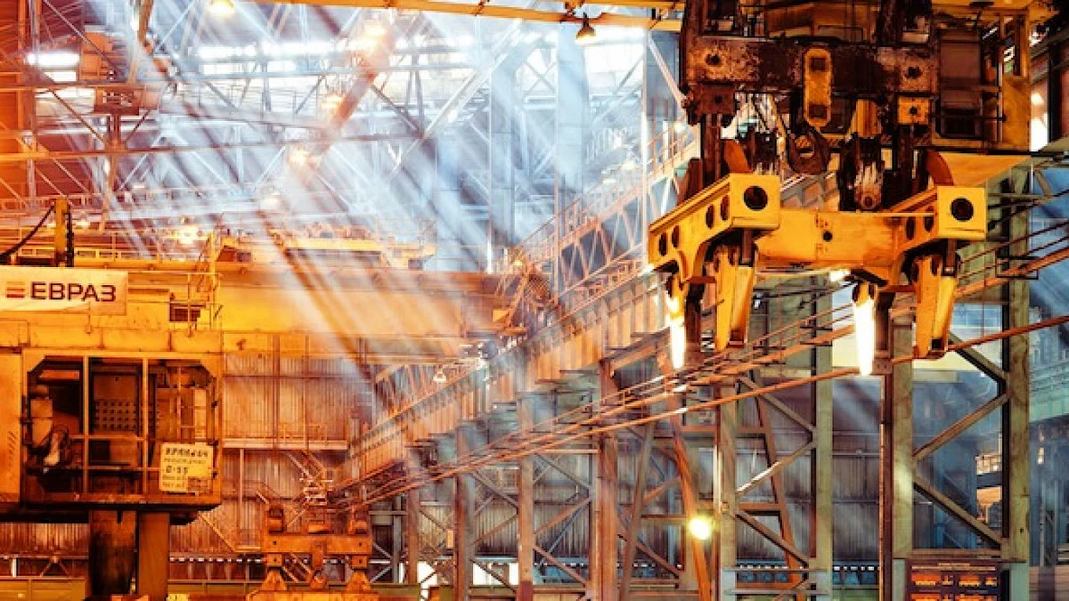 EVRAZ Reports YoY Flat Crude Steel Production in 2020