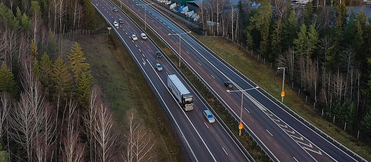 Scania Tests Self Driving Trucks in Motorway Traffic