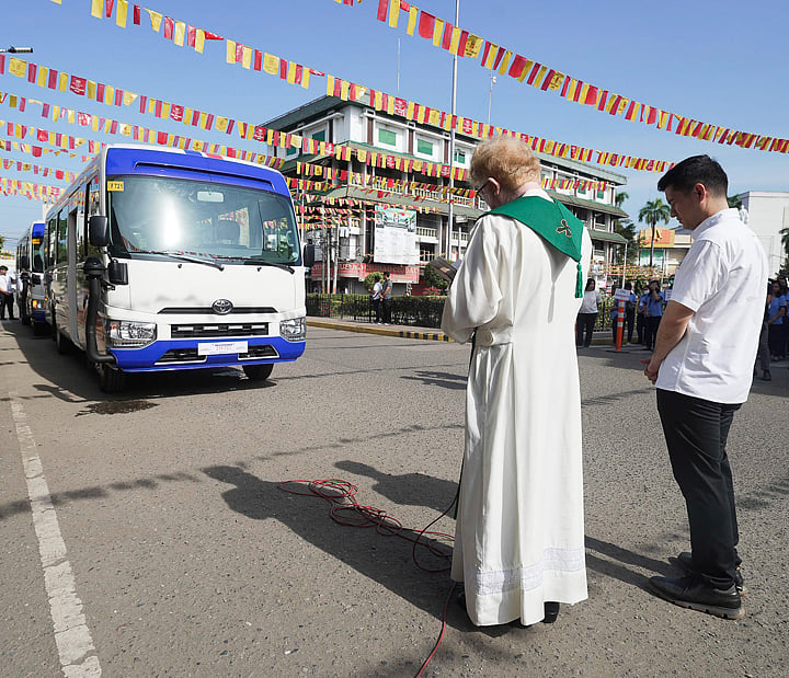 Zamboanga City gov't buys 2 new buses - Vimarsana News