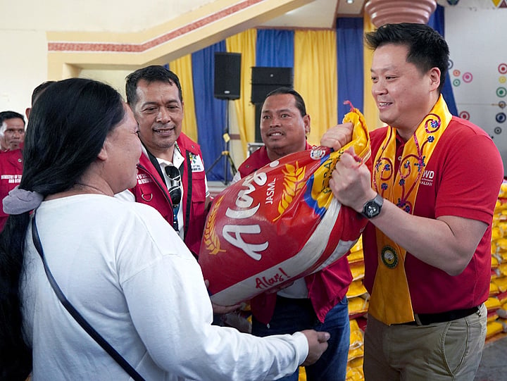DSWD gives rice to 4Ps members in Tawi-Tawi, Basilan - Vimarsana News