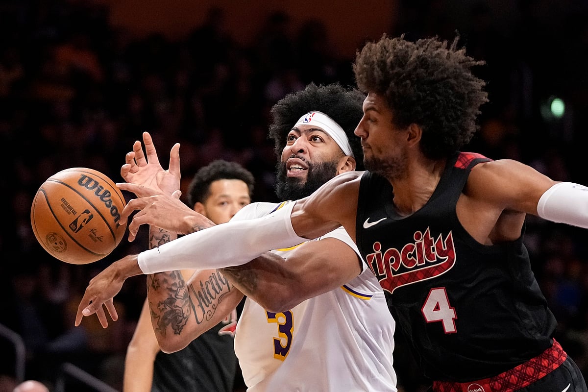 LeBron sits with injury as Lakers secure win LeBron sits with injury as Lakers secure win