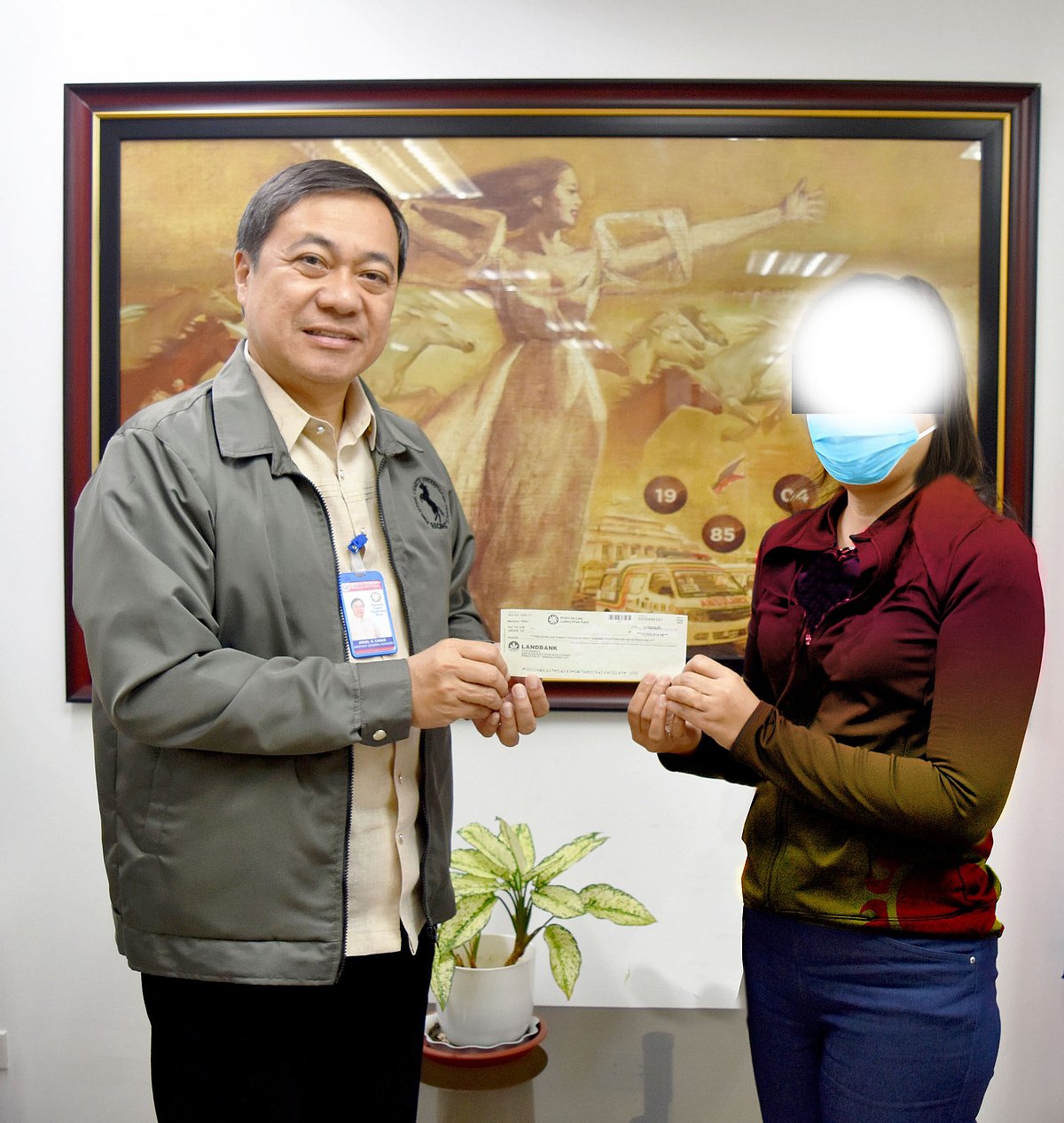Cebuano homemaker claims share of Mega Lotto 6/45 jackpot - Vimarsana News