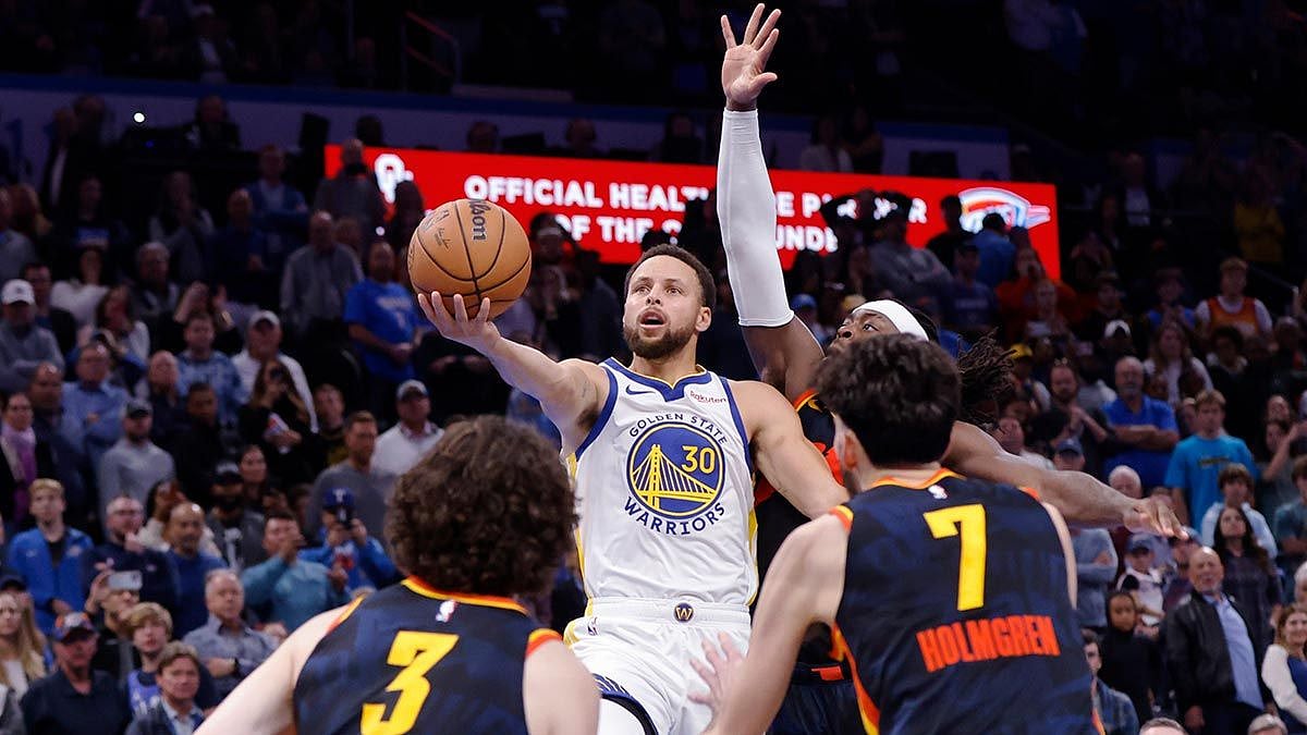 Steph Curry's Last-Second Layup Secures Warriors' Thrilling Victory over Thunder - Vimarsana News