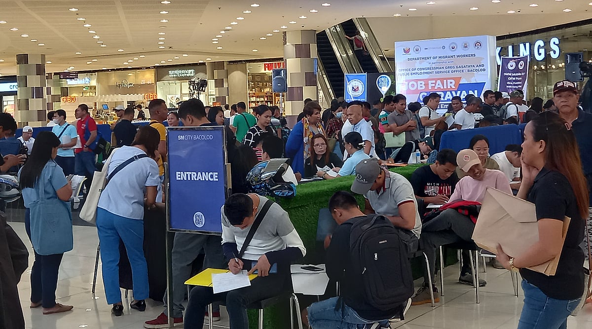 Job Fair Caravan for Overseas Employment Draws 1,000 Job Seekers in Bacolod City - Department of Migrant Workers, Congressman Greg Gasataya, and PESO Collaborate for Opportunities Abroad - Vimarsana News