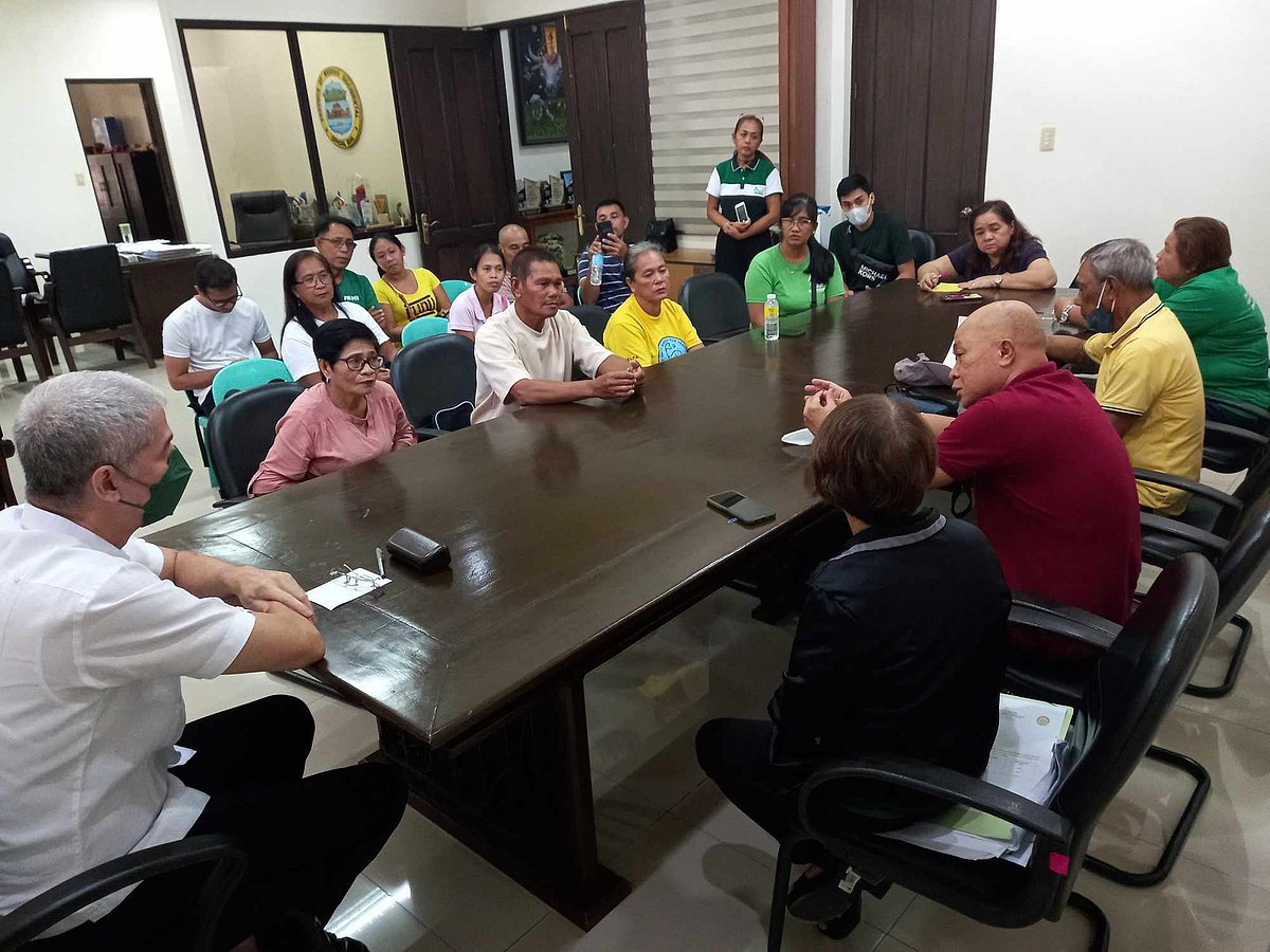 Small Fisher Folk in Negros Bring Concerns to Governor: Illegal Fishing, Poverty, and More - Vimarsana News