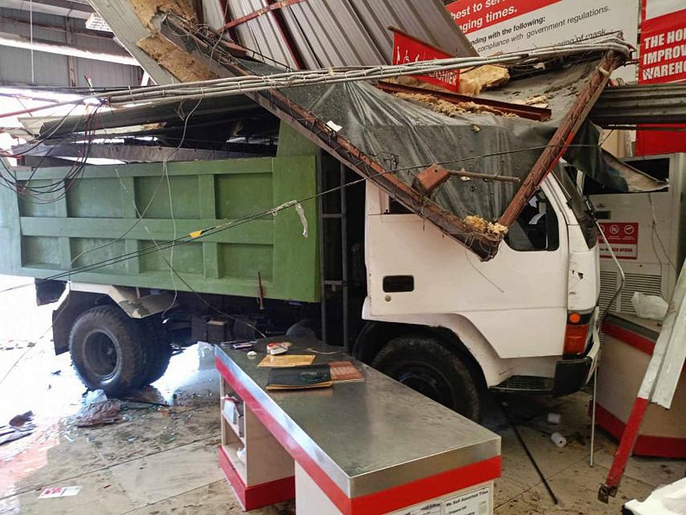 6 hurt after cargo truck plows through hardware store in Dumaguete - Vimarsana News