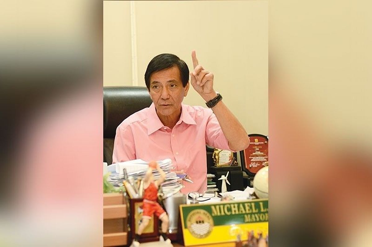Acting Mayor Mike Rama mulls lifting Cebu City curfew, but police not ...