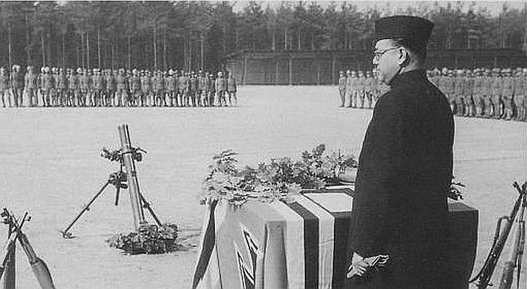 Vilifying Netaji To Shield Panditji