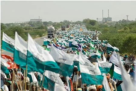 The rally Ekta Parishad had named as Janadesh,2007.