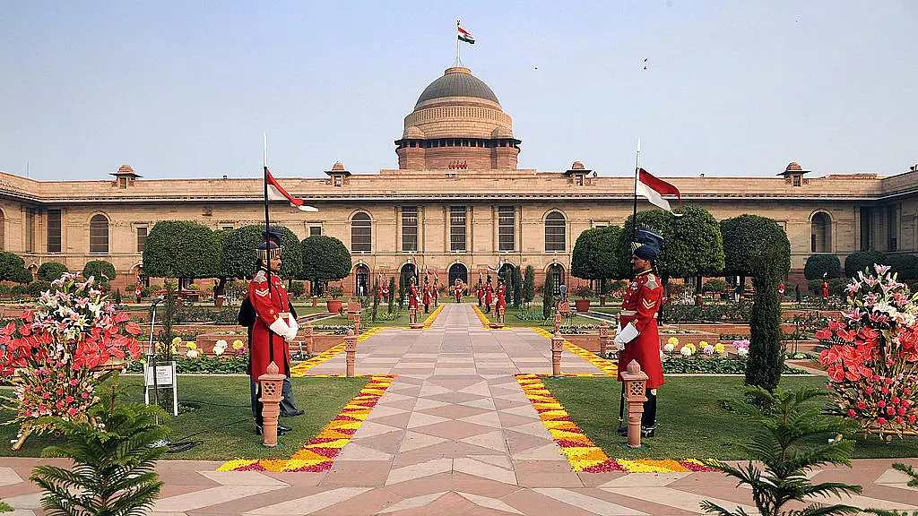 Memo To Lutyens Elite: Time To Move To States If You Want To Stay Relevant