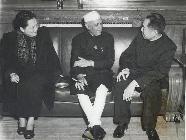 Jawaharlal Nehru with Chou En-Lai and Madam Sun Yat-sen, in Peking, 1954 (Photo: Wikimedia Commons) 