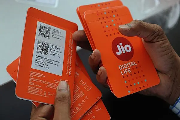 Reliance Jio: The Disruptive Giant Now Trains Its Eyes Towards Broadband Segment
