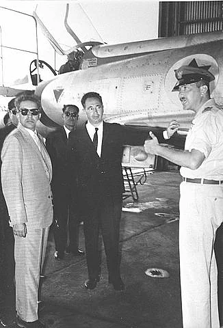 Peres (center) with Ezer Weizman and King Mahendra of Nepal in 1958