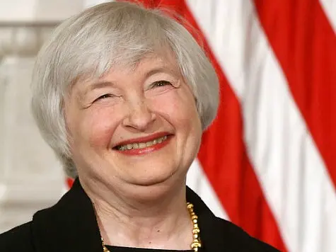 Is The US Fed Batting For Hillary? Trump Thinks So, And Fed Policies Suck