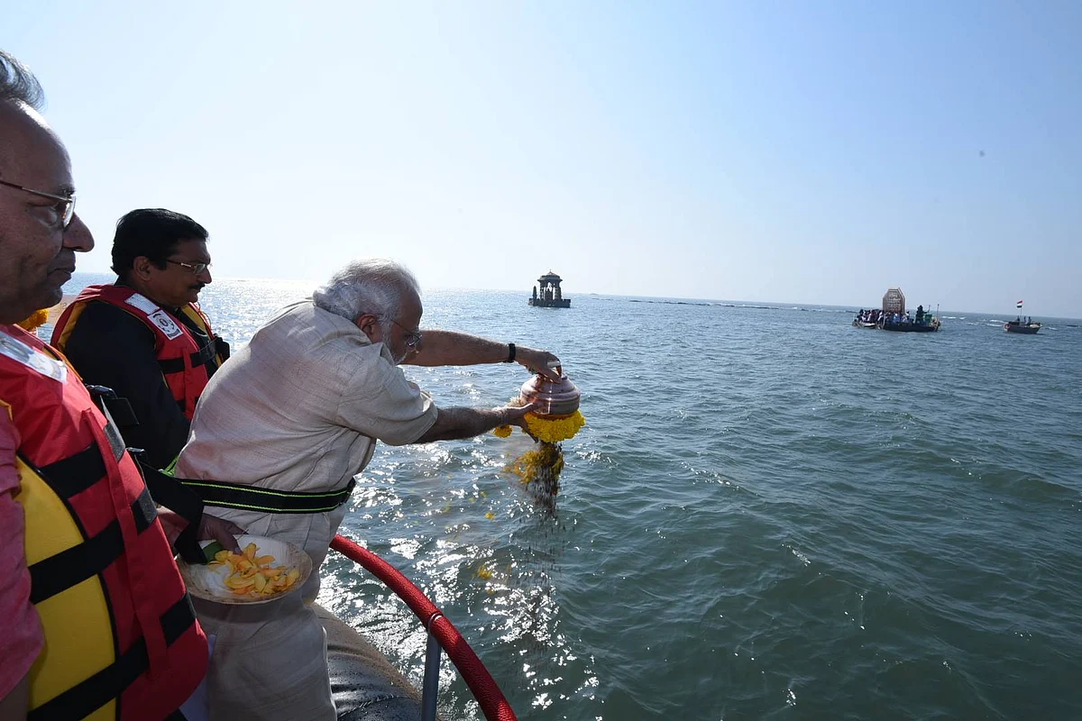 Prime Minister Narendra Modi doing the jalpujan (Narendra Modi Facebook page)