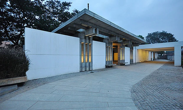 The GKD crematorium (uk.phaidon.com)
