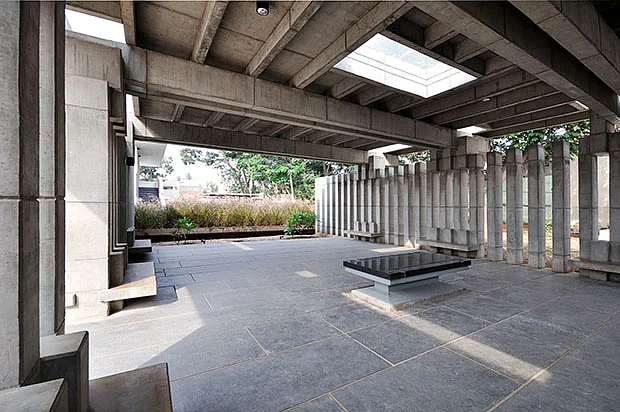 The GKD crematorium (uk.phaidon.com)