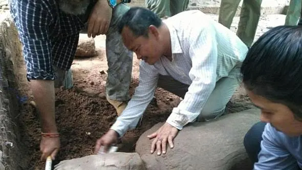 Archaeologists Find Six-Foot-Tall, 800-Year-Old Statue Near Angkor Wat
