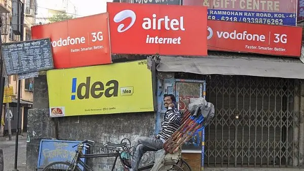 Taking Cellular Battle Abroad: Airtel, Vodafone-Idea Increase International Roaming Rates By 20 Per Cent