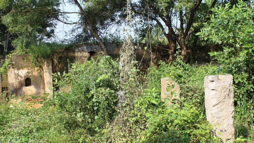 Another ruined Chatram on the way to Mukthalambal Chatram