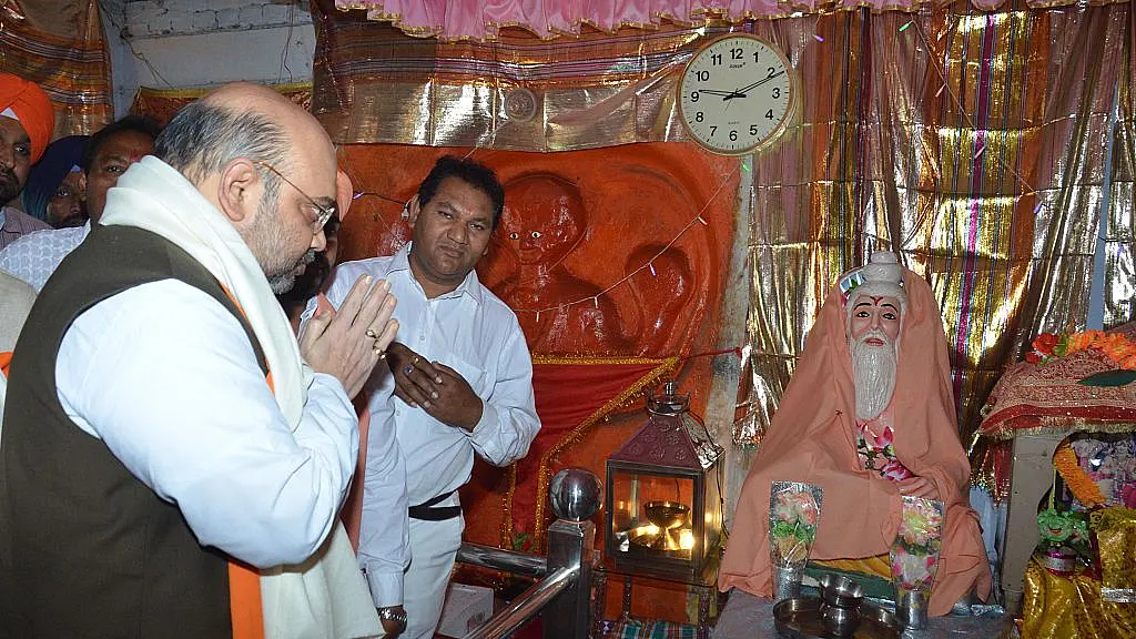 As Congress Woos Hindu Vote, Will BJP Head For Bankrupt Pseudo-Secular Politics?