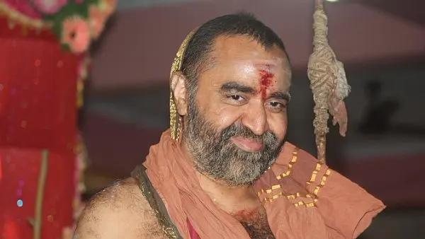 Letters From Readers: Services Of Kanchi Mutt To Tamil
