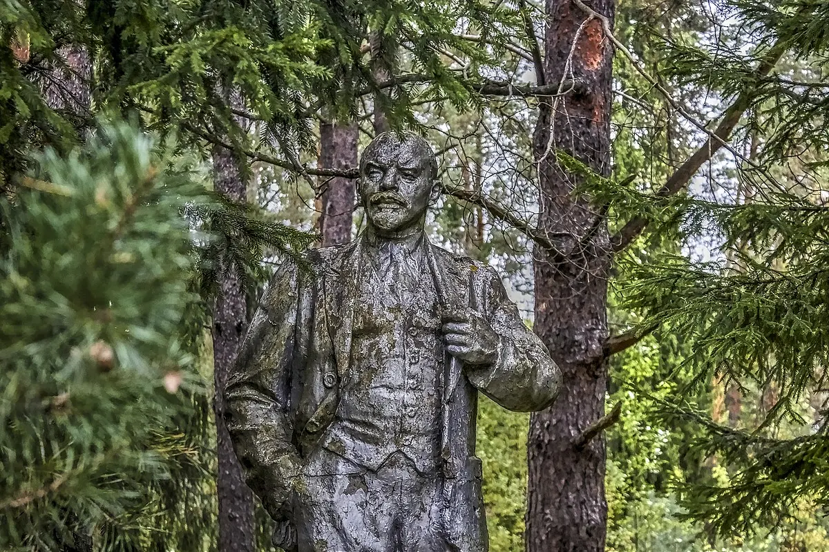 Tripura Is Not Alone – Lenin’s Statues Are Falling Around The World, Even Russia
