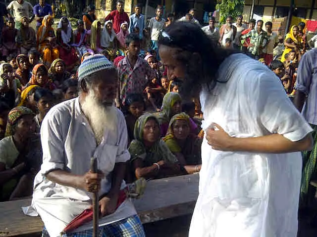 How A Section Of The Media Is Distorting Sri Sri Ravi Shankar’s Remarks On Ayodhya Issue