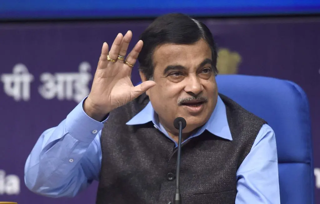 Gadkari Ends Need For Separate Driving Licence For Taxis. Next Stop: Freeing Private Cars To Run As Ola, Uber?