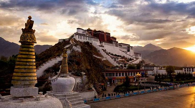 If the Lhasa-Kolkata highway were indeed to open up as a new “Silk Route”, the biggest beneficiary would be trade, but there could be a positive strategic dimension as well.