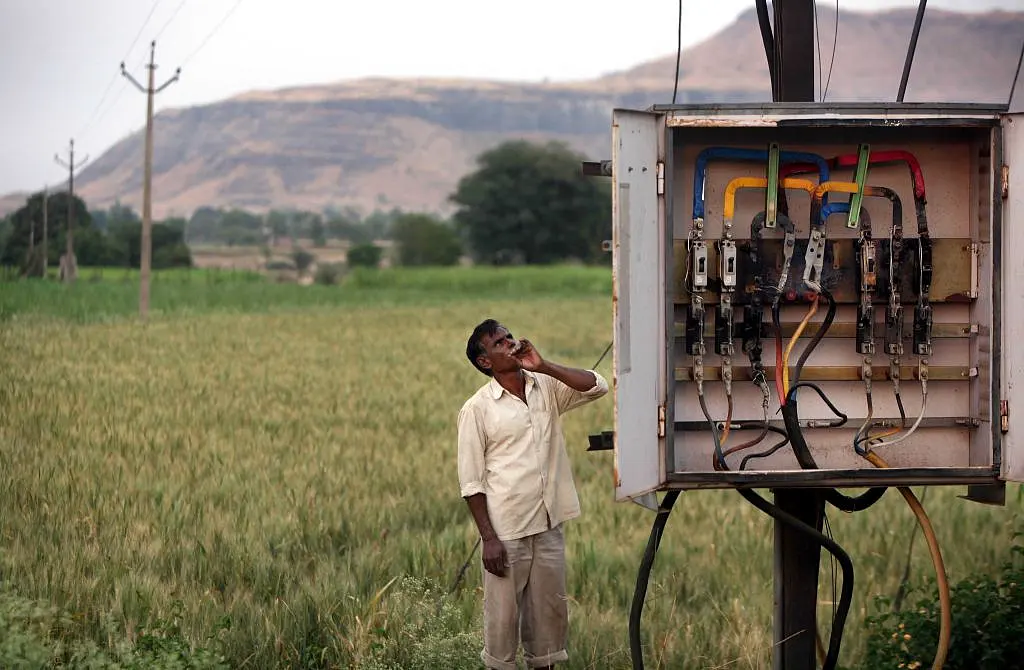 Universal Electricity Sets New Paradigm – Let The State Build Infrastructure And Private Sector Maintain Those