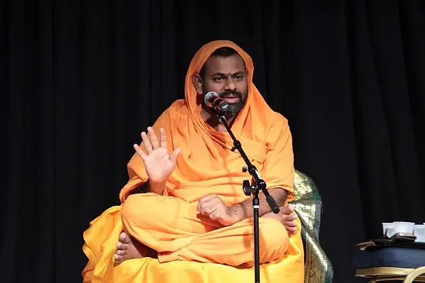 A Tale Of Two Bans: Swami Paripoornananda Doesn’t Find Same Media Favour