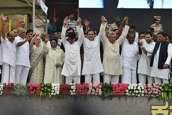 Looking Past The Hug-And-Wink Theatrics – The Discrediting Of The Stillborn Mahagathbandhan