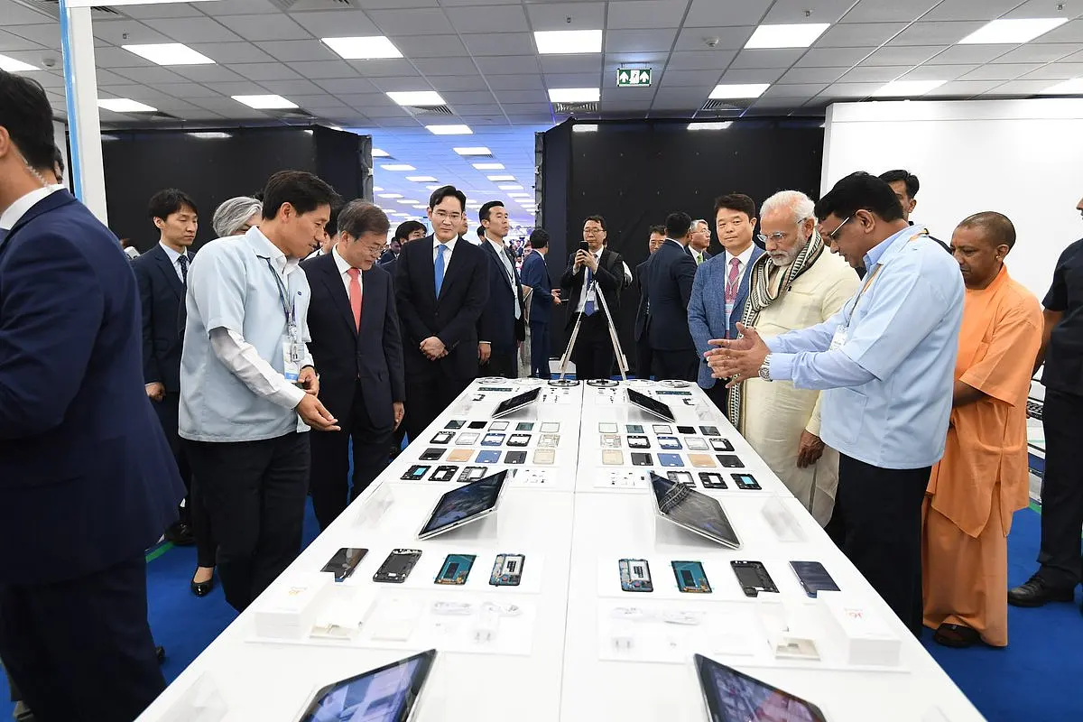 Talk De India: With 12 Phones Being Produced Per Second, Nation Now World Number 2 In Mobile Manufacturing